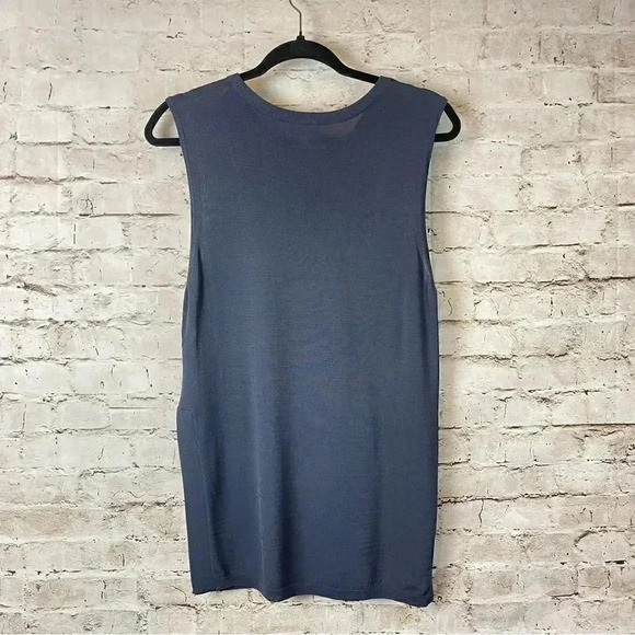 Wilfred Aritzia Size Small Blue Sleeveless Top Side Slits Rayon Nylon Blouse S - Picture 5 of 6